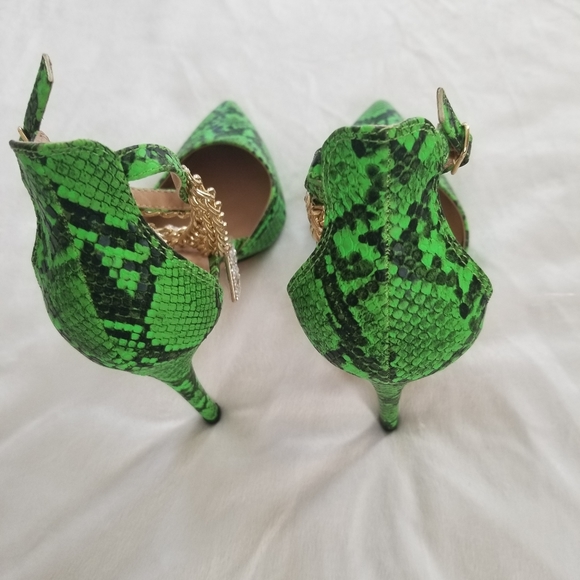 Babe Women's Size 8 Green Snake Print Chain Heels - Picture 3 of 10